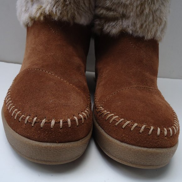 Toms Women SIZE 6.5. Toms Nepal Suede & Faux Fur winter boots